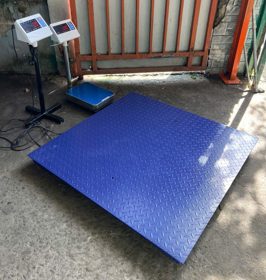 So sánh cân bàn điện tử và cân sàn điện tử
